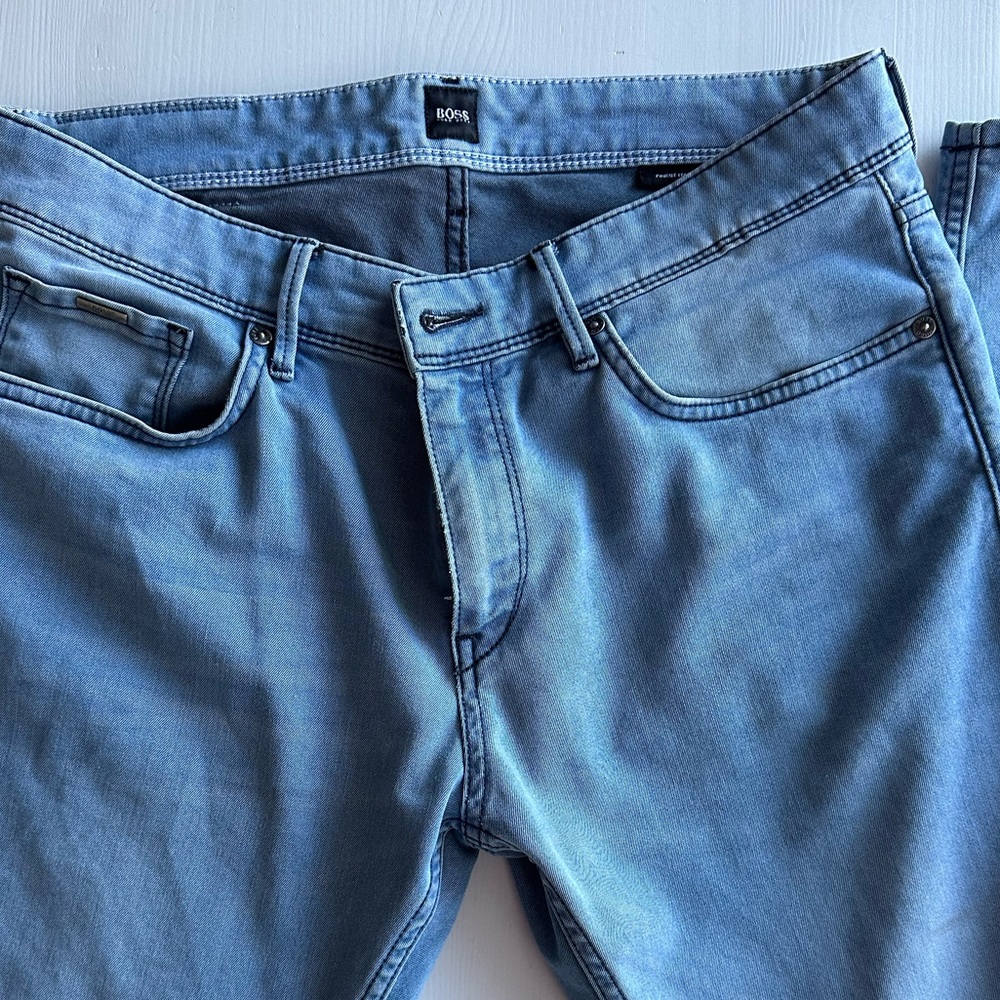 HUGO BOSS JEANS 33/32